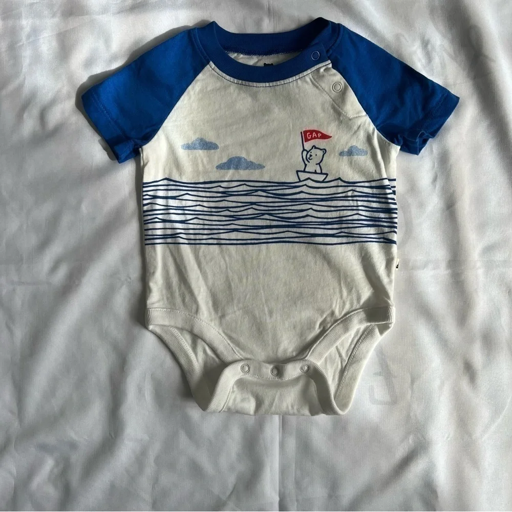 Set of Two Baby Gap Summer Onesies in Size 0-3 Months